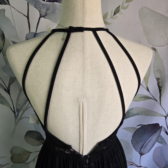 MORGAN & CO | Lace Glitter Keyhole Halter Dress w/ Overskirt in Black sz 2 - Picture 8 of 14